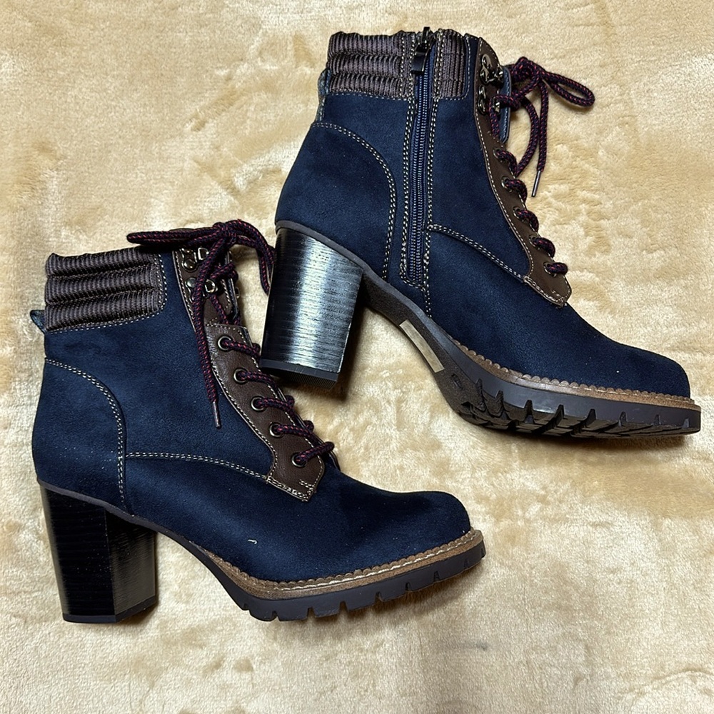 Sophie 17 | short boot, worn once!